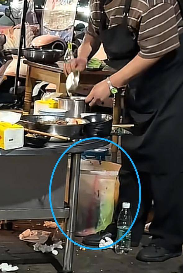 四川饭店回收剩蘸料被拍!称拿去喂鸡,当地人爆黑料,市监局介入